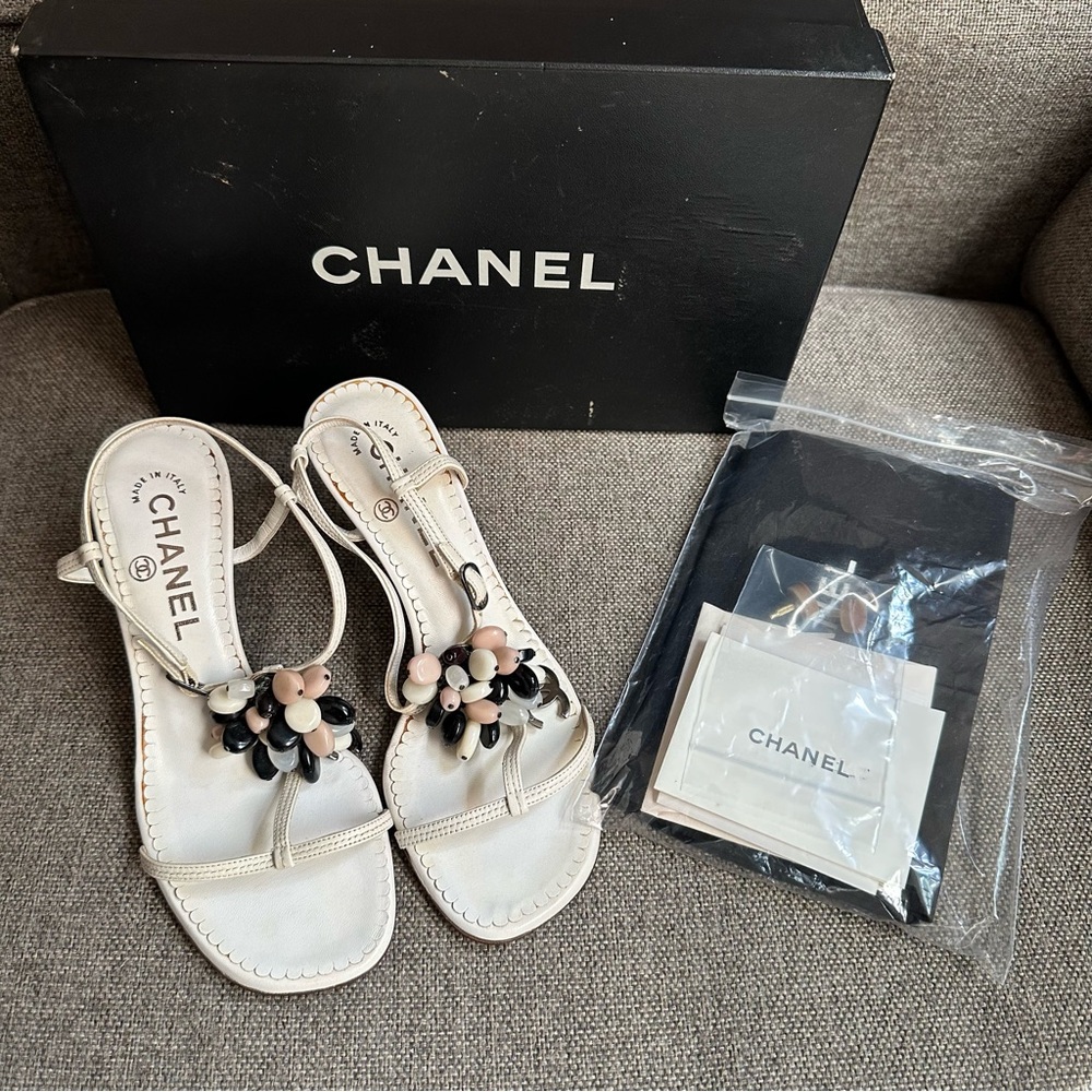 Vintage white Chanel beaded strappy heels - Picture 2 of 8